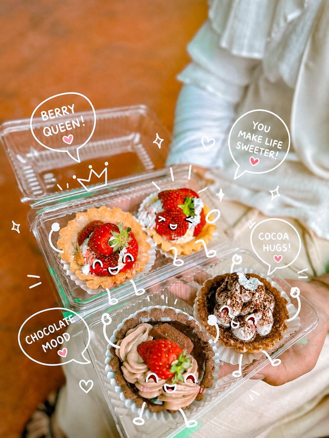 Kawaii dessert cafe doodle overlay
