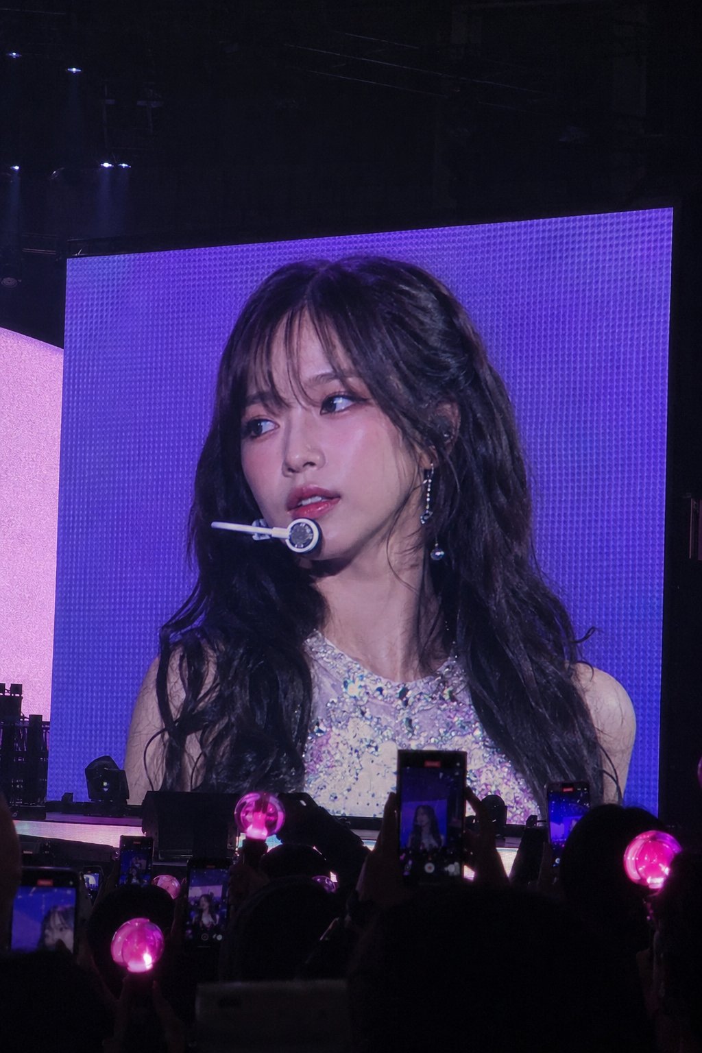 Turn yourself into K-pop concert jumbotron idol
