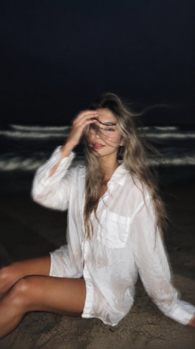 Night beach flash smartphone photo
