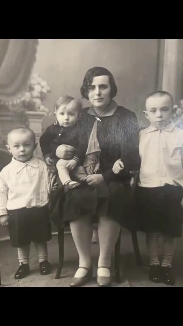 Animated Black and White Vintage Photographs
